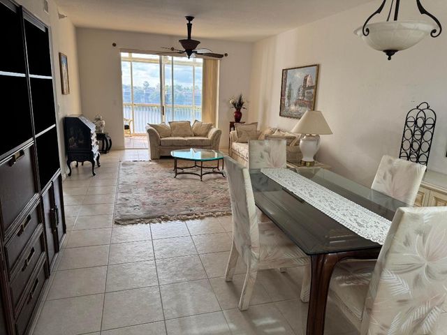 7715 Southampton Terrace 405, Tamarac, FL 33321