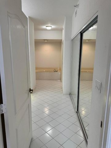 7715 Southampton Terrace 405, Tamarac, FL 33321