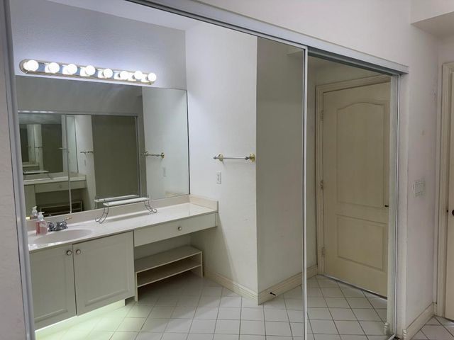 7715 Southampton Terrace 405, Tamarac, FL 33321