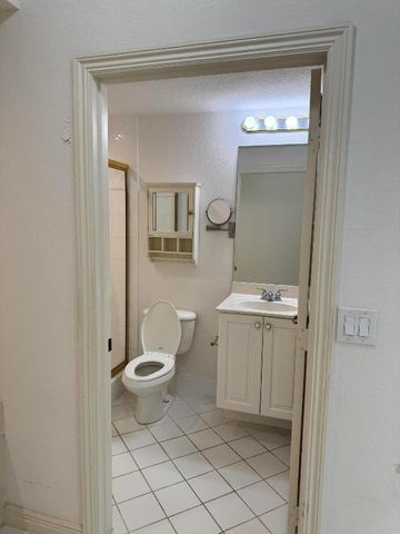 7715 Southampton Terrace 405, Tamarac, FL 33321