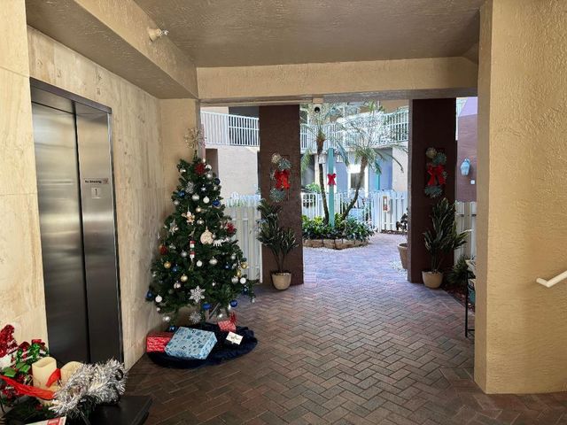 7715 Southampton Terrace 405, Tamarac, FL 33321