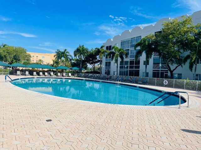 7715 Southampton Terrace 405, Tamarac, FL 33321