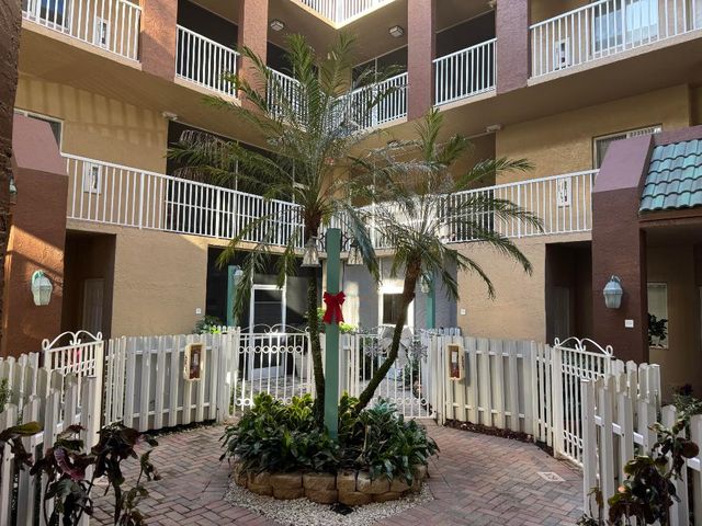 7715 Southampton Terrace 405, Tamarac, FL 33321