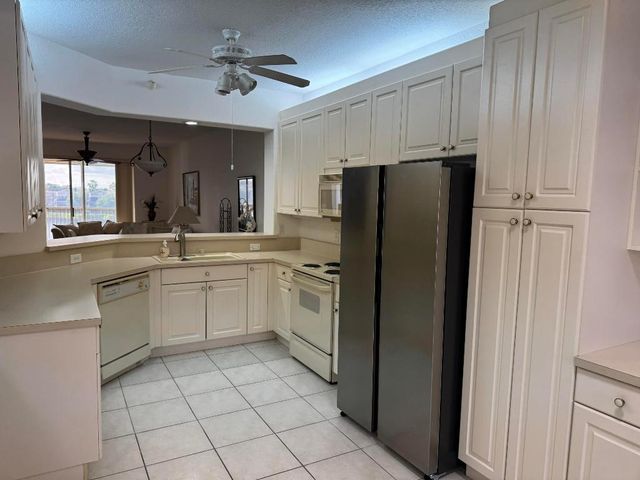 7715 Southampton Terrace 405, Tamarac, FL 33321