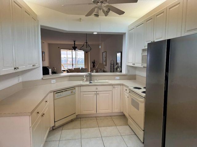 7715 Southampton Terrace 405, Tamarac, FL 33321