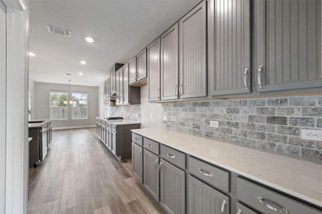 1709 Stinnett DR, Leander, TX 78641