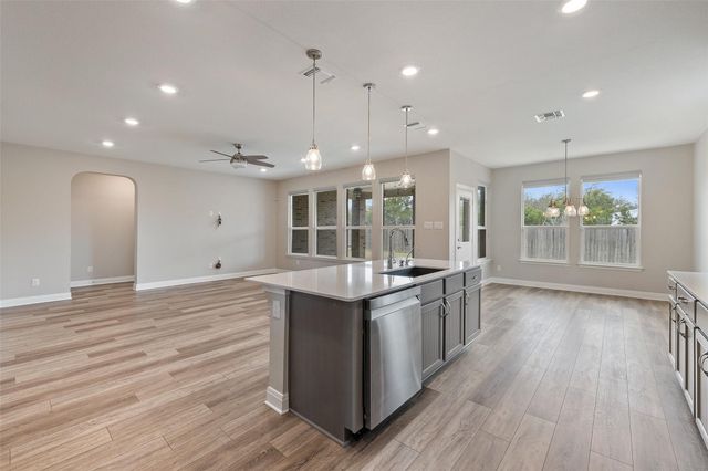 1709 Stinnett DR, Leander, TX 78641