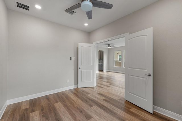 1709 Stinnett DR, Leander, TX 78641