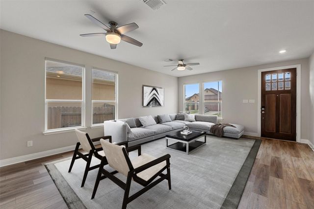 1709 Stinnett DR, Leander, TX 78641