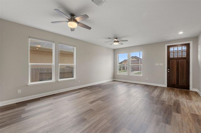 1709 Stinnett DR, Leander, TX 78641