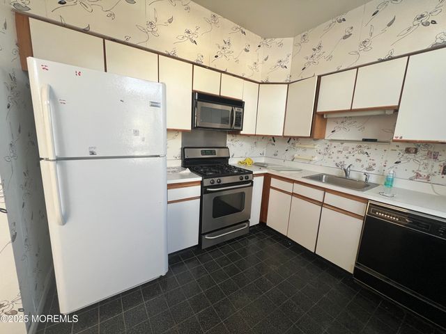 3 Winthrop Road, Monroe, NJ 08831