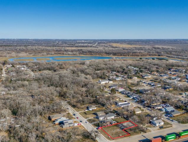 8104 Carbondale Street, Dallas, TX 75216