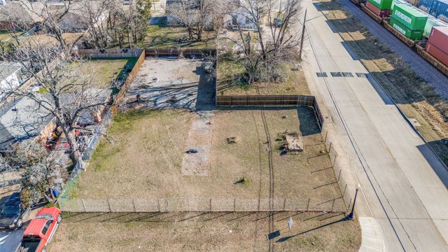8104 Carbondale Street, Dallas, TX 75216