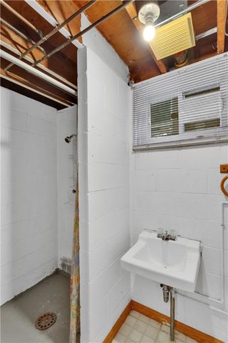 1101 Martin Ave, New Kensington, PA 15068