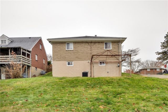 1101 Martin Ave, New Kensington, PA 15068