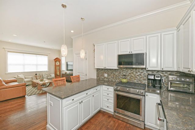 53 Winter Place 53, East Northport, NY 11731