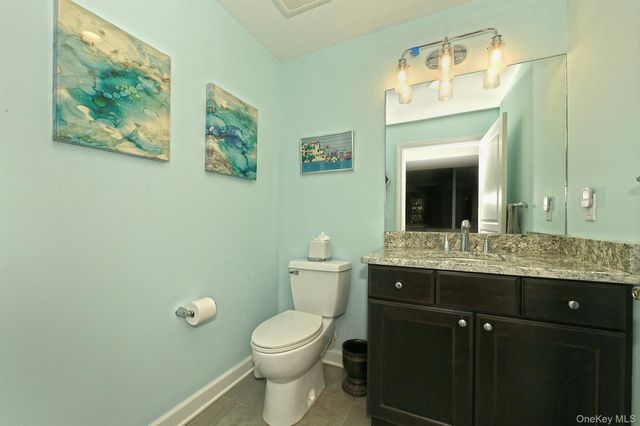 53 Winter Place 53, East Northport, NY 11731