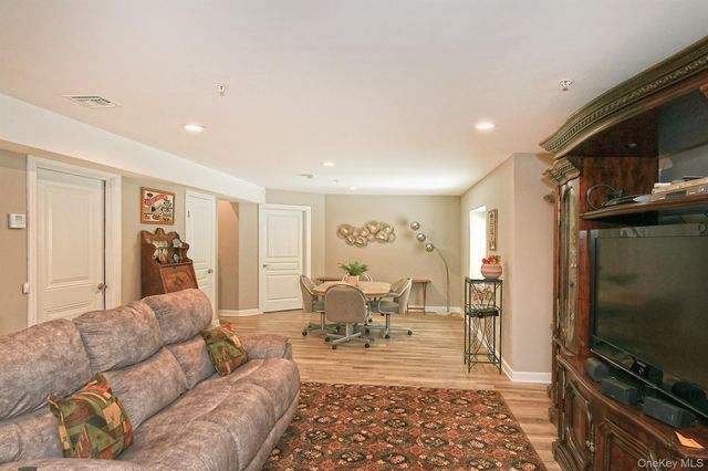 53 Winter Place 53, East Northport, NY 11731