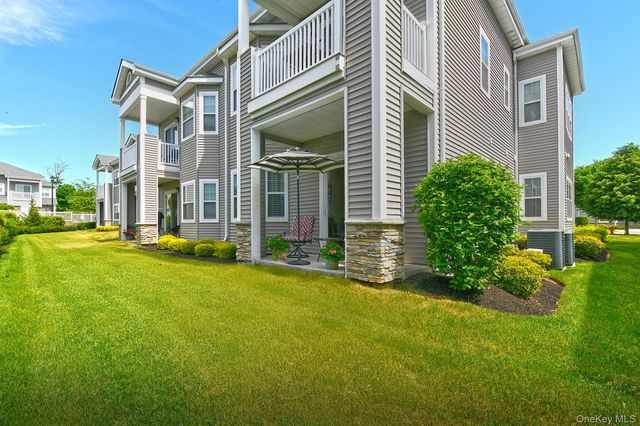53 Winter Place 53, East Northport, NY 11731