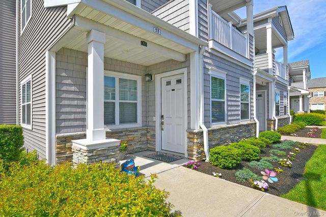 53 Winter Place 53, East Northport, NY 11731
