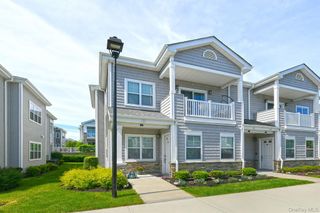53 Winter Place 53, East Northport, NY 11731