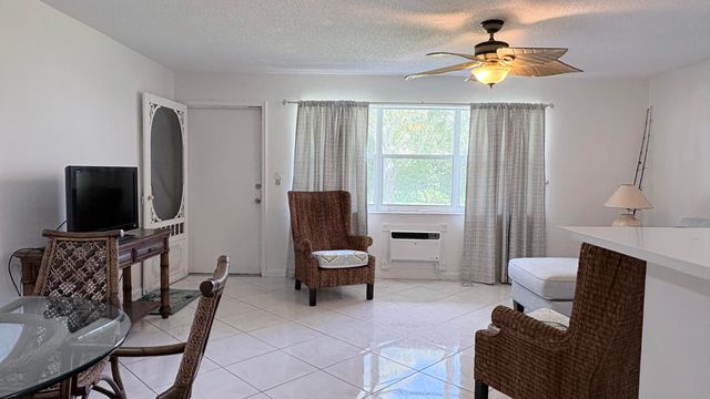 200 Horizon W 102, Boynton Beach, FL 33435