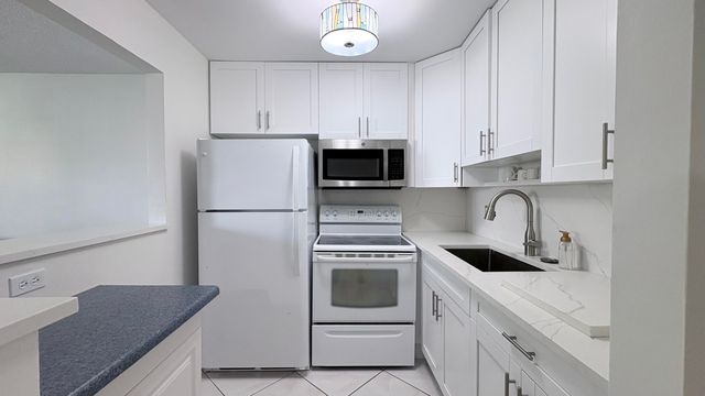 200 Horizon W 102, Boynton Beach, FL 33435