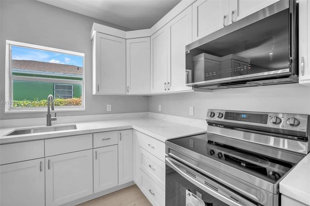 421 NW 59th St, Miami, FL 33127