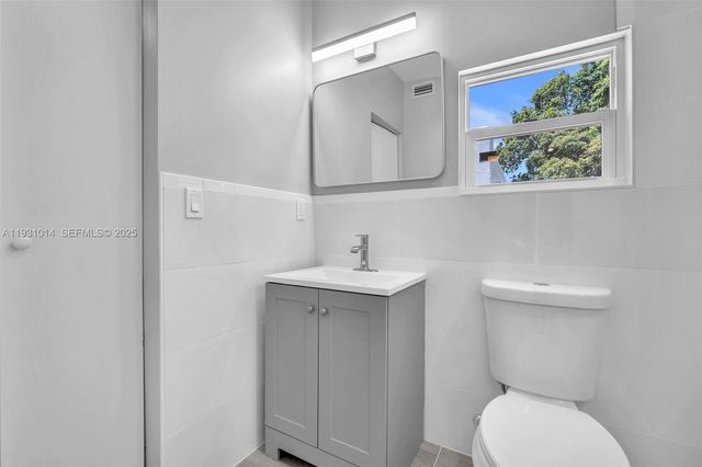 421 NW 59th St, Miami, FL 33127