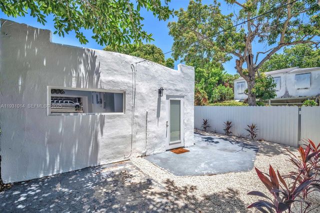 421 NW 59th St, Miami, FL 33127