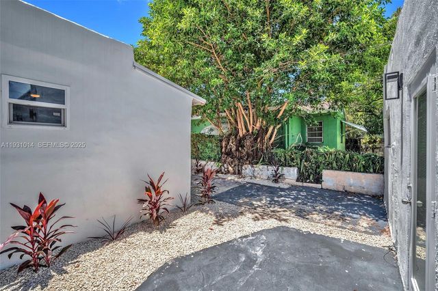 421 NW 59th St, Miami, FL 33127