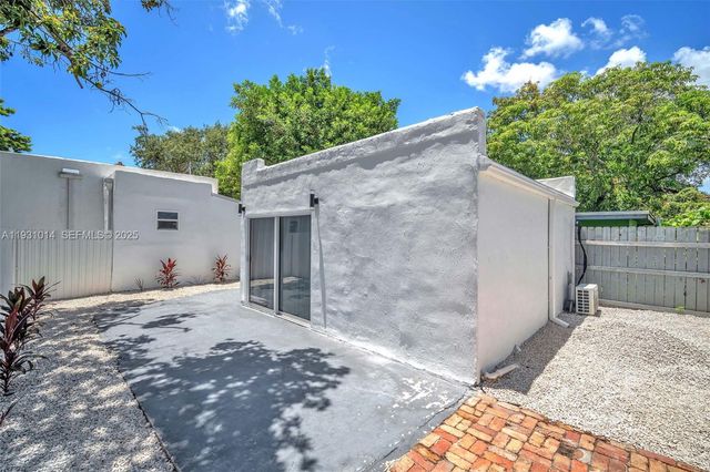 421 NW 59th St, Miami, FL 33127