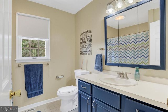 2418 HIGHLAND CIR, Harrisburg, PA 17112