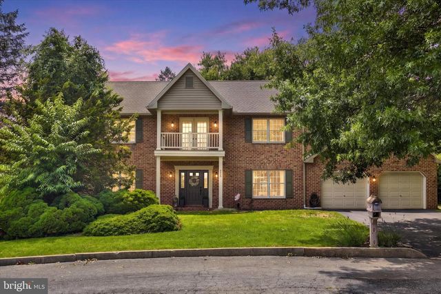 2418 HIGHLAND CIR, Harrisburg, PA 17112