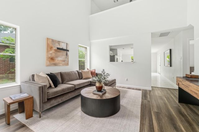 11207 Canterbury Tales LN, Austin, TX 78748