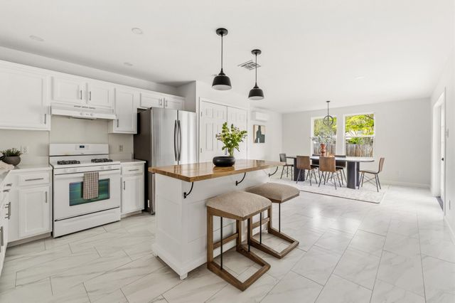 11207 Canterbury Tales LN, Austin, TX 78748