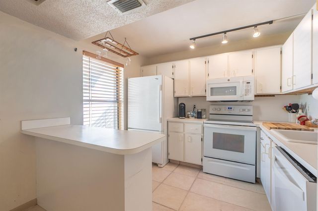9819 NW 3rd Court 3, Plantation, FL 33324