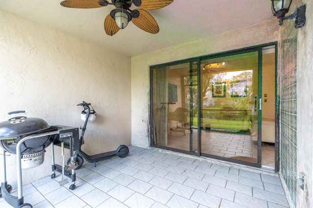 9819 NW 3rd Court 3, Plantation, FL 33324
