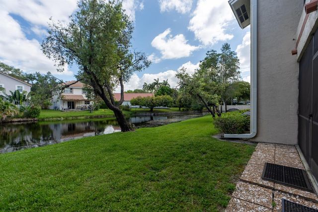9819 NW 3rd Court 3, Plantation, FL 33324
