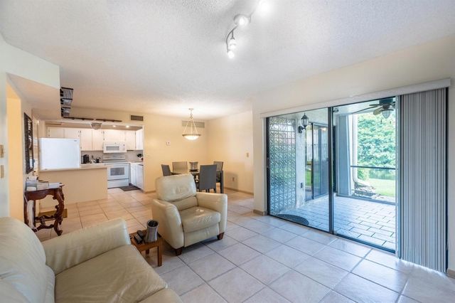 9819 NW 3rd Court 3, Plantation, FL 33324