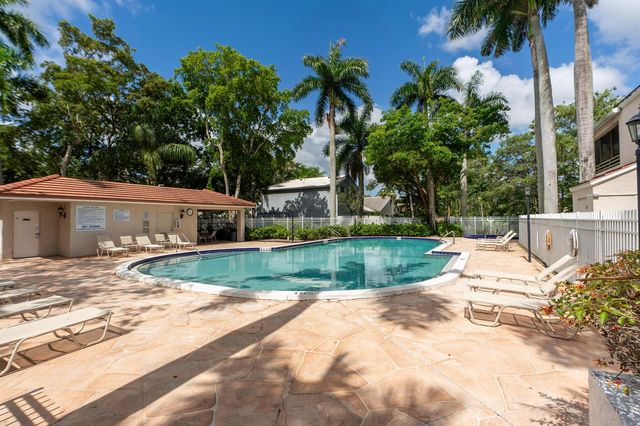 9819 NW 3rd Court 3, Plantation, FL 33324
