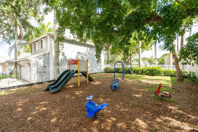 9819 NW 3rd Court 3, Plantation, FL 33324