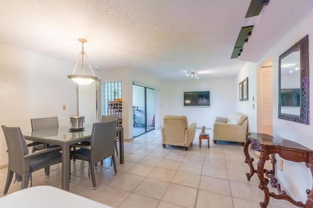 9819 NW 3rd Court 3, Plantation, FL 33324