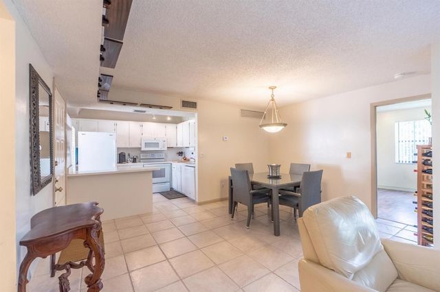 9819 NW 3rd Court 3, Plantation, FL 33324