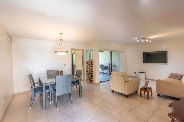 9819 NW 3rd Court 3, Plantation, FL 33324