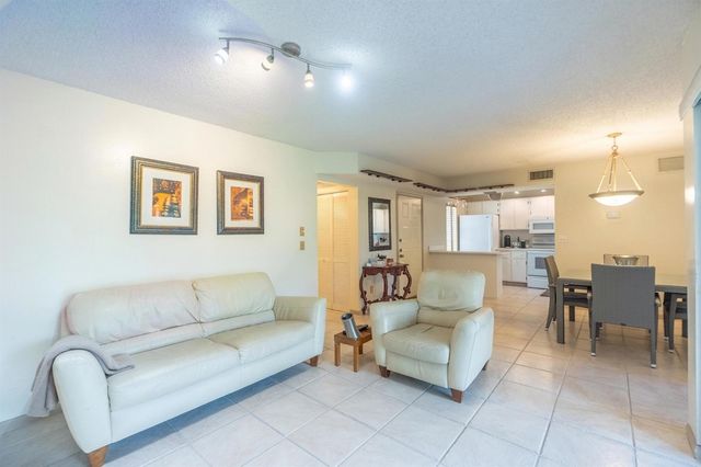 9819 NW 3rd Court 3, Plantation, FL 33324
