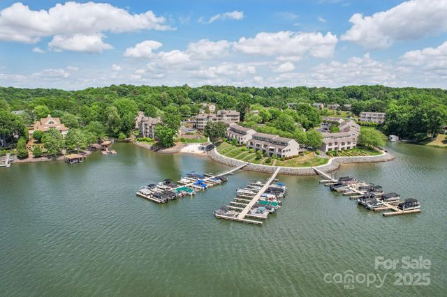 14118 Yachtsman Harbor Drive, Charlotte, NC 28278