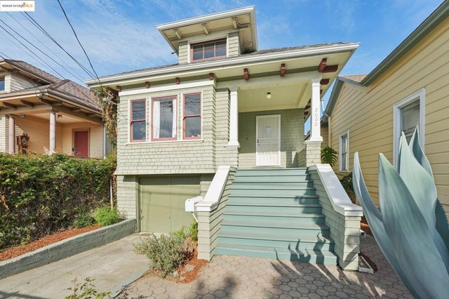 2002 Chestnut St, Oakland, CA 94607