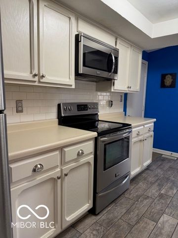 5111 Woodside Court, Carmel, IN 46033