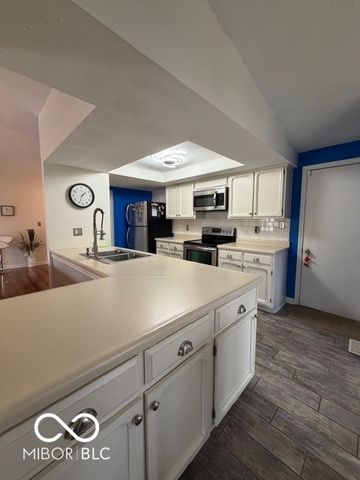 5111 Woodside Court, Carmel, IN 46033